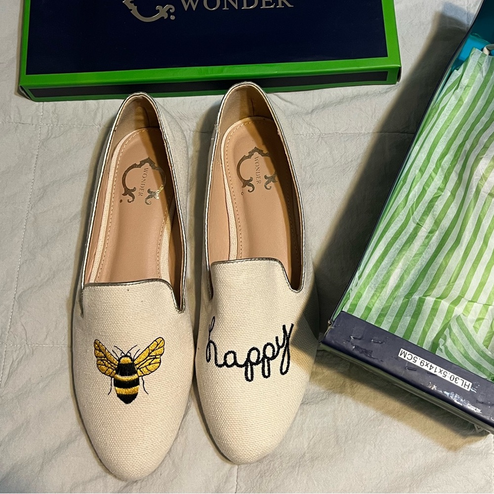 C. Wonder Bee Happy cream flats size 9 New in box